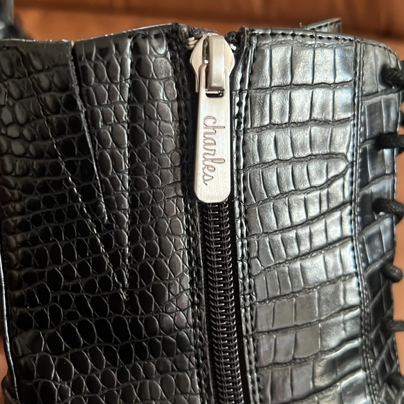 Charles David Black Croc Jetsetter Booties size 8.5 NWOT - Picture 5 of 6